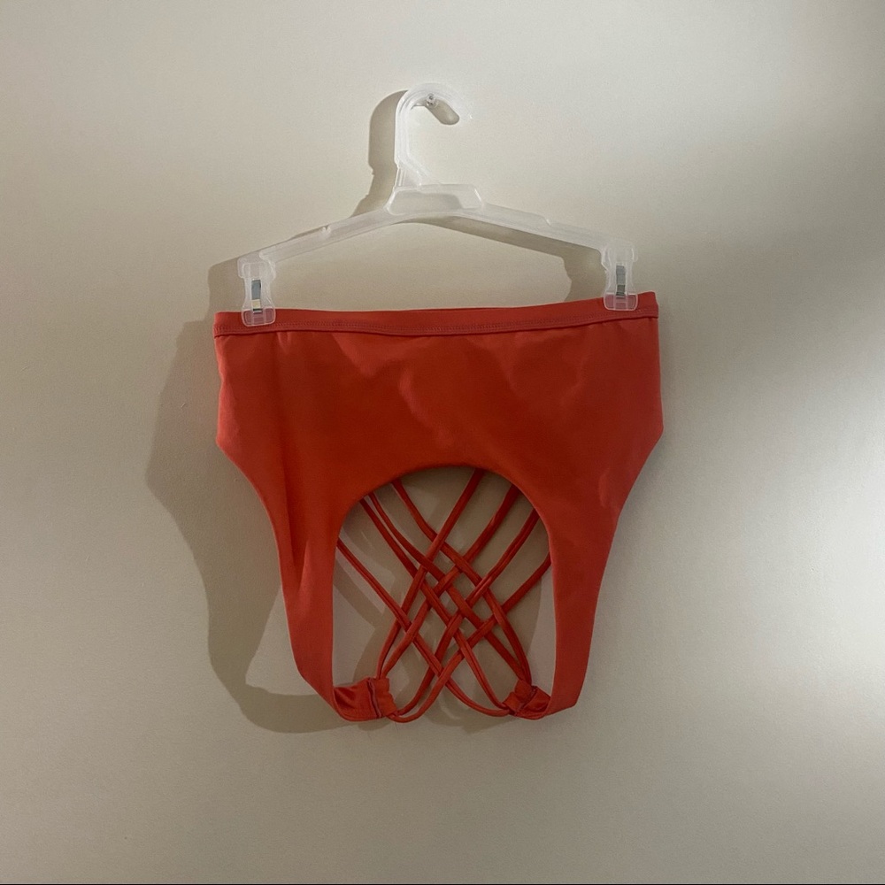Queenie Ke Coral Lattice Orange Sports Bra Medium